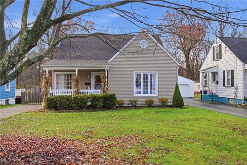 227 Shields Rd, Youngstown, OH, 44512-1920 | Card Image