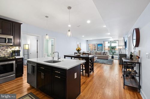 apt-5-233 Poplar St, PHILADELPHIA, PA, 19123-2286 | Card Image