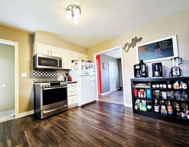 108 W Ridge St, House other with 4 bedrooms, 2 bathrooms and 1 parking in Sutton NE | Image 4