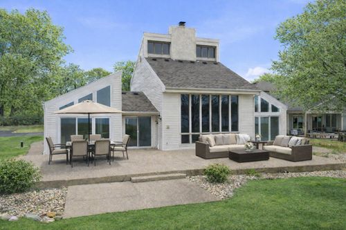 7738 N Indian Lake Dr, Scotts, MI, 49088-8736 | Card Image