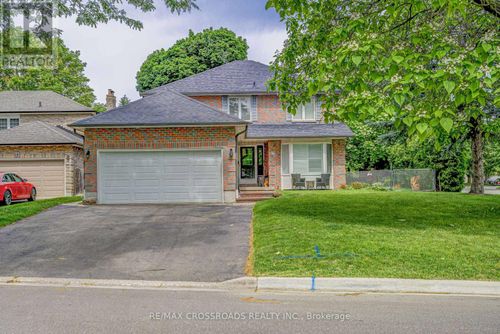 2 Viceregal Court, Whitby (Blue Grass Meadows), ON, L1N6R2 | Card Image