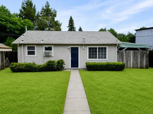 920 Gum Ave, Woodland, CA, 95695-4942 | Card Image