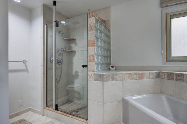 6255 Celeste Rd, Condo with 4 bedrooms, 4 bathrooms and null parking in West Bloomfield MI | Image 30