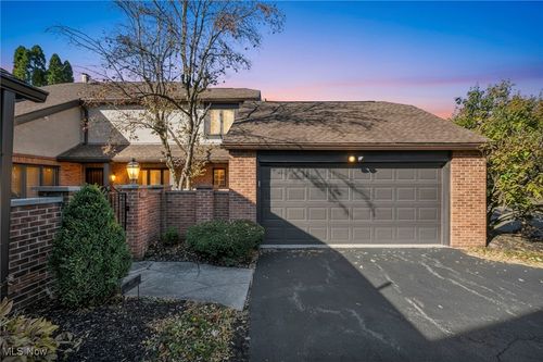 5671 Bastille Pl, Columbus, OH, 43213-1495 | Card Image