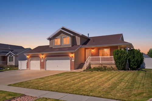 1684 W 350 N, West Point, UT, 84015-8218 | Card Image