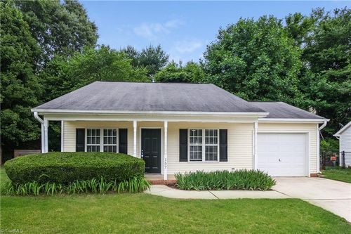 157 Westmont Dr, Winston Salem, NC, 27104-2475 | Card Image