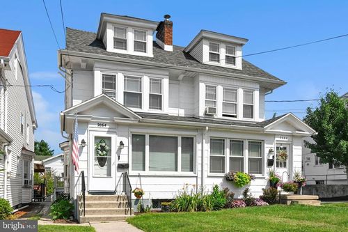 2064 W Market St, POTTSVILLE, PA, 17901-1929 | Card Image