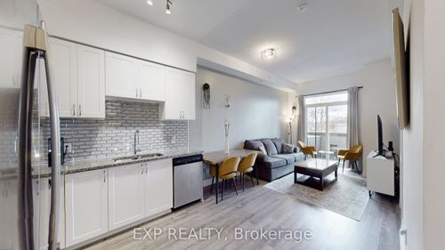 206-2800 Keele St, North York, ON, M3M0B8 | Card Image