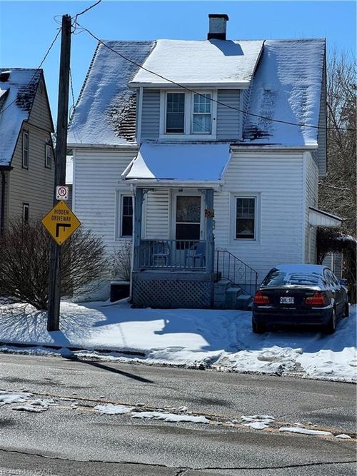 232 Cedar St, Simcoe, ON, N3Y2H7 | Card Image