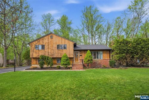 101 Ehret Ave, Harrington Park, NJ, 07640-1242 | Card Image