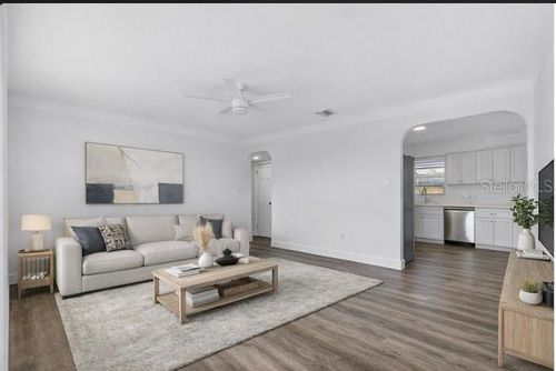 211 89th Ave N, ST PETERSBURG, FL, 33702-3205 | Card Image