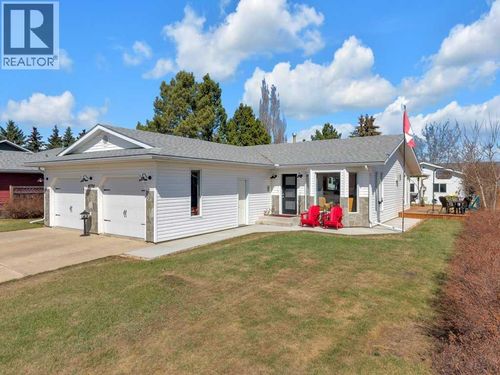 4702 57 Ave, Rimbey, AB, T0C3B0 | Card Image
