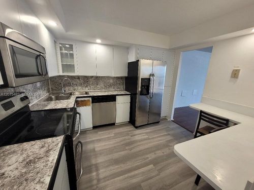 1903-18021 Biscayne Blvd, Aventura, FL, 33160-5200 | Card Image