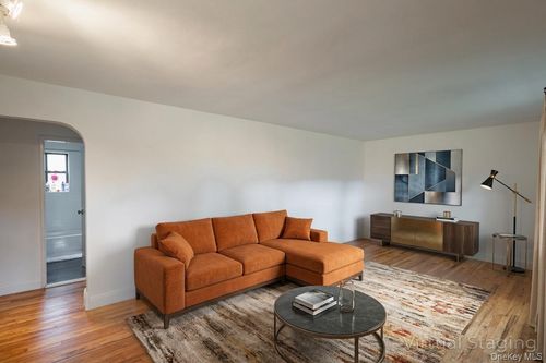 94b1-74-81 220th St, Oakland Gardens, NY, 11364-3015 | Card Image