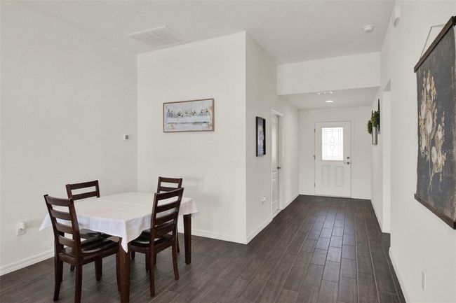 Dining Room/ Foyer | Image 24