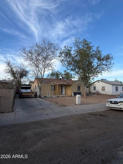 3206 W Pierce St, Phoenix, AZ, 85009-4226 | Card Image