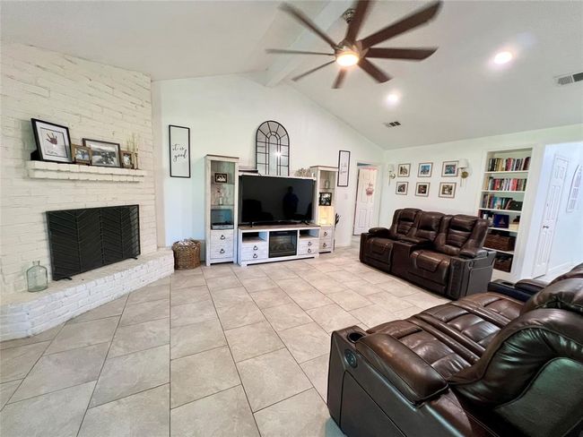 7041 Avenue R, House other with 3 bedrooms, 2 bathrooms and 2 parking in Santa Fe TX | Image 4