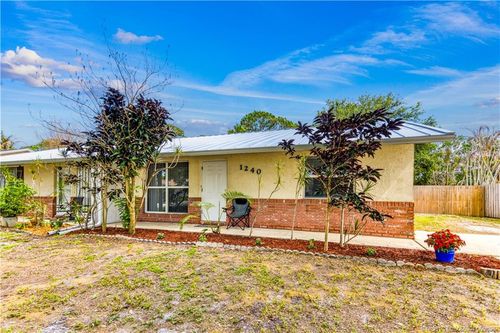 1240 Se Saint Lawrence Way, Stuart, FL, 34997-5586 | Card Image