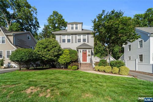 37 Kensington Ave, Norwood, NJ, 07648-1919 | Card Image