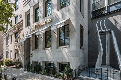 ph-22 E Elm St, Chicago, IL, 60611-1015 | Card Image