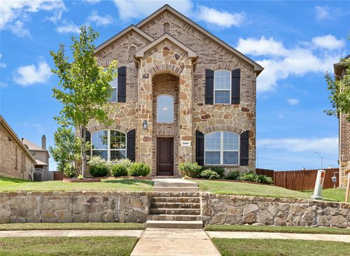 5869 Burgundy Rose Dr, Fort Worth, TX, 76123-5035 | Card Image