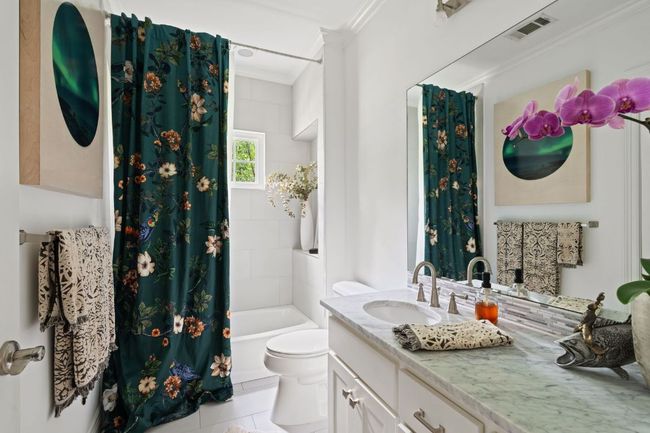 1711 Mohle Dr, House other with 5 bedrooms, 5 bathrooms and 3 parking in Austin TX | Image 17