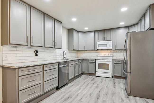 405 Willard Hall St, House other with 3 bedrooms, 2 bathrooms and null parking in Leonard TX | Image 13