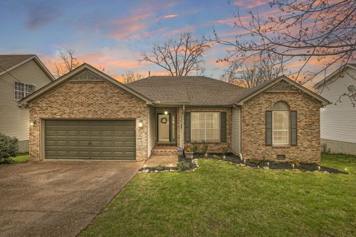 2704 Leesa Ann Ln, Old Hickory, TN, 37138-4616 | Card Image