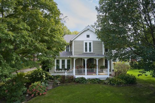 27055 Smithtown Rd, Shorewood, MN, 55331-7908 | Card Image