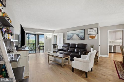 apt-1003-5904 Mount Eagle Dr, ALEXANDRIA, VA, 22303-2539 | Card Image