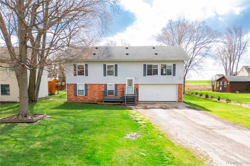 7522 Sovey Dr, Newport, MI, 48166-9112 | Card Image