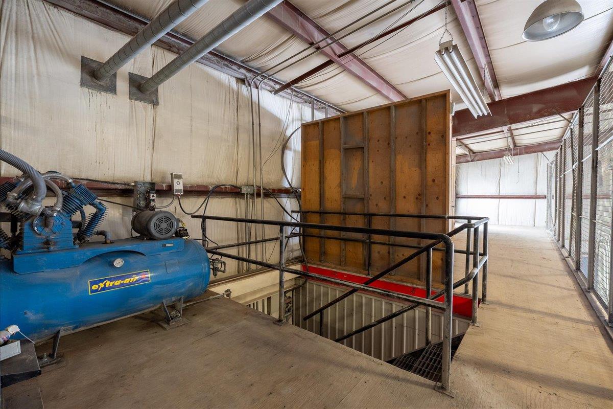 Commercial Sale in Tofield 4