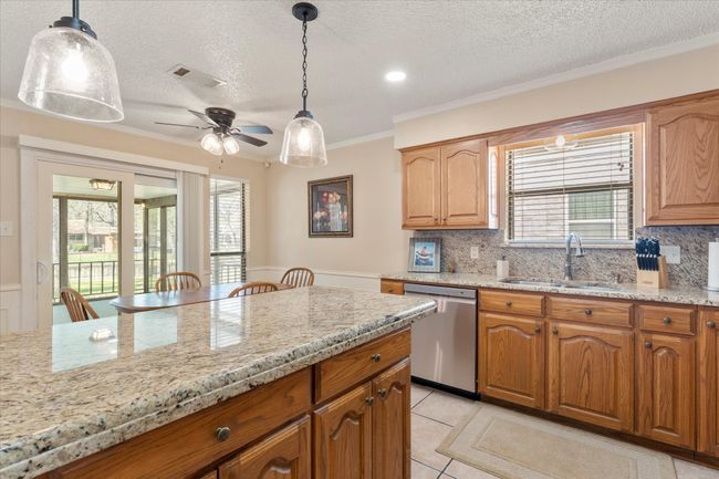 215 Lakeview Dr, House other with 3 bedrooms, 3 bathrooms and null parking in Trinidad TX | Image 12