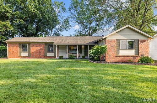 2550 Cheshire Dr, Florissant, MO, 63033-1412 | Card Image