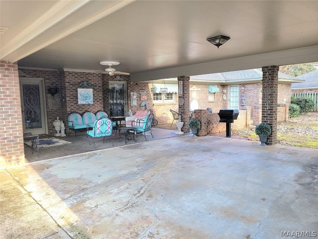 Covered patio | Image 4