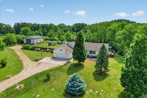 2869 Ridgecrest Dr, Saranac, MI, 48881-9480 | Card Image