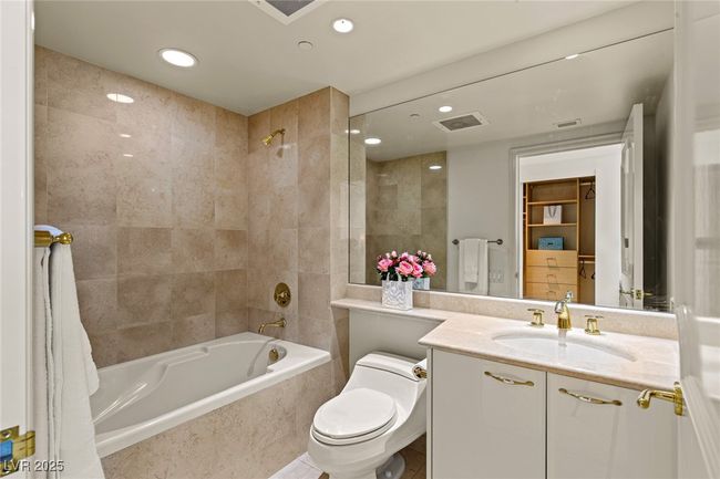 UNIT-2502 - 2877 Paradise Rd, Home with 3 bedrooms, 3 bathrooms and 1 parking in Las Vegas NV | Image 57
