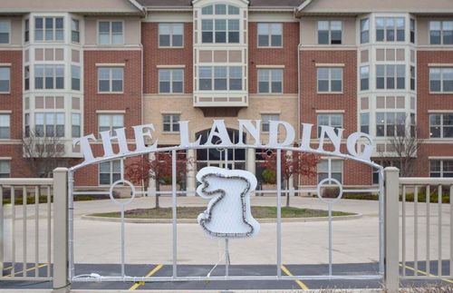 4130 S Lake Dr, Saint Francis, WI, 53235-5957 | Card Image
