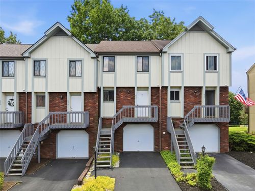 641 Sunset Cir, Cranberry Twp, PA, 16066-6713 | Card Image