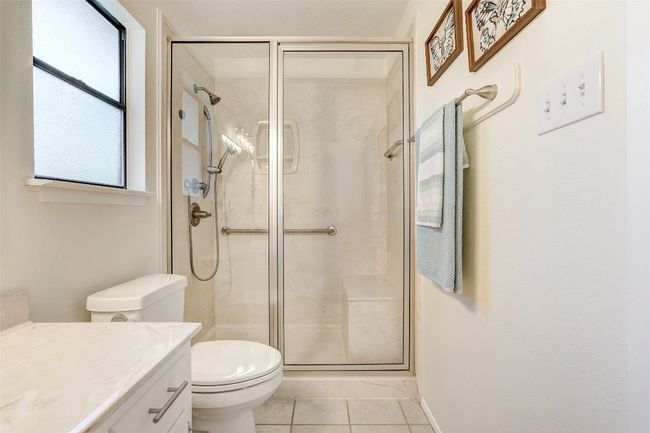 Stand alone shower | Image 21