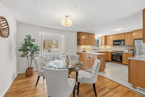 41 Dunster Rd, Bedford, MA, 01730-1700 | Card Image