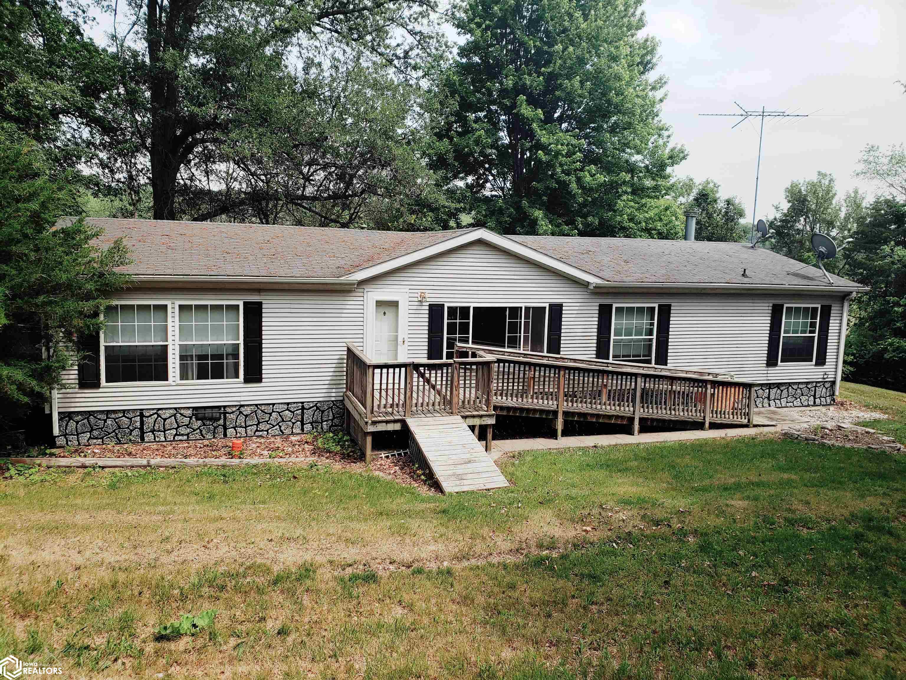 145th Ave, Burlington, IA 52601