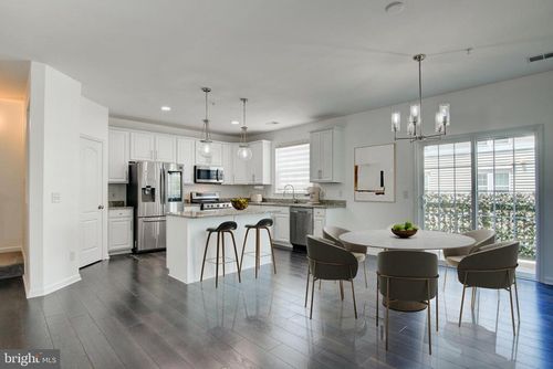 42316 San Juan Ter, ALDIE, VA, 20105-5513 | Card Image