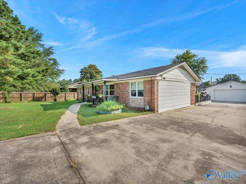 2206 Pinehurst St Sw, Hartselle, AL, 35640-4014 | Card Image