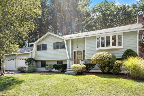 8 Brookdale Cir, Billerica, MA, 01821-3157 | Card Image