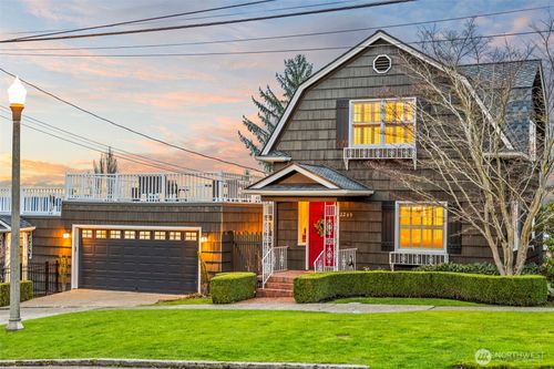 2205 N Tacoma Ave, Tacoma, WA, 98403-3016 | Card Image