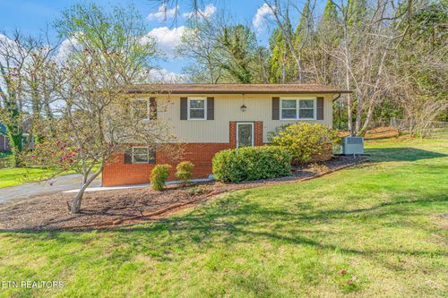 7809 Serena Cir, Knoxville, TN, 37919-8082 | Card Image