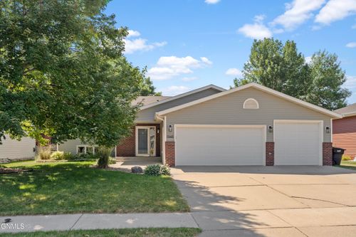 1948 Tahoe Dr, Bismarck, ND, 58504-7200 | Card Image
