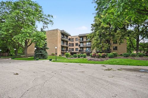 204-6935 N Milwaukee Avenue, Niles, IL, 60714 | Card Image