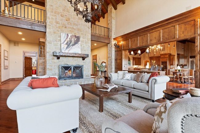 556 Cliff View Loop, Home with 6 bedrooms, 7 bathrooms and null parking in Harper TX | Image 11